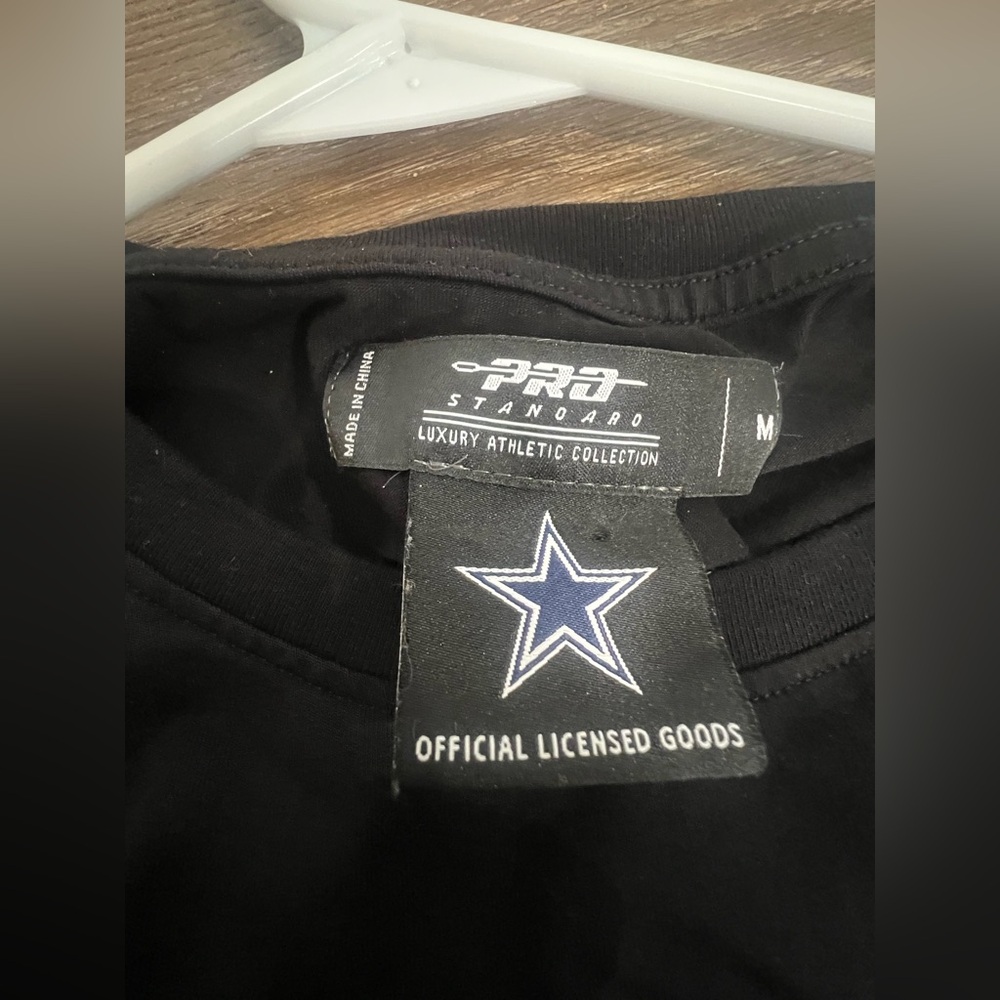 Officially Liscensed NFL Dallas Cowboys ProStandard Black on Black T-shirt - Picture 2 of 10